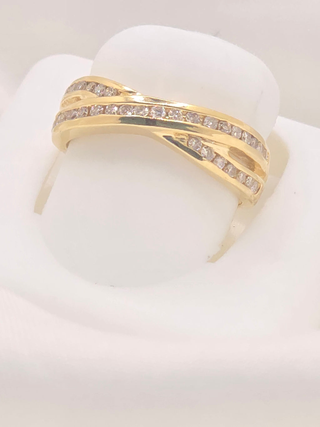 14KT YG WOMAN'S VINTAGE ESTATE DIAMOND RING SIZE 6.5 WEIGTH 4.76