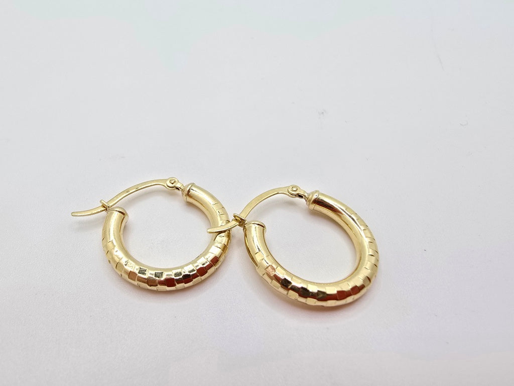 10KT SQUARE CUT HOOPS EARRINGS Size 2 3MM Weight 1.7GR