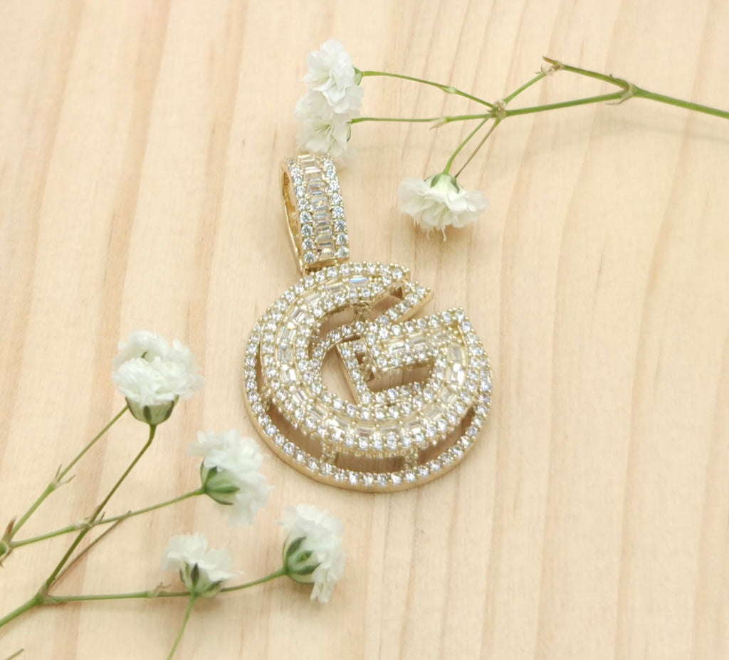 10KT SMALL CZ "G" LETTER PENDANT Weight 4.5GR