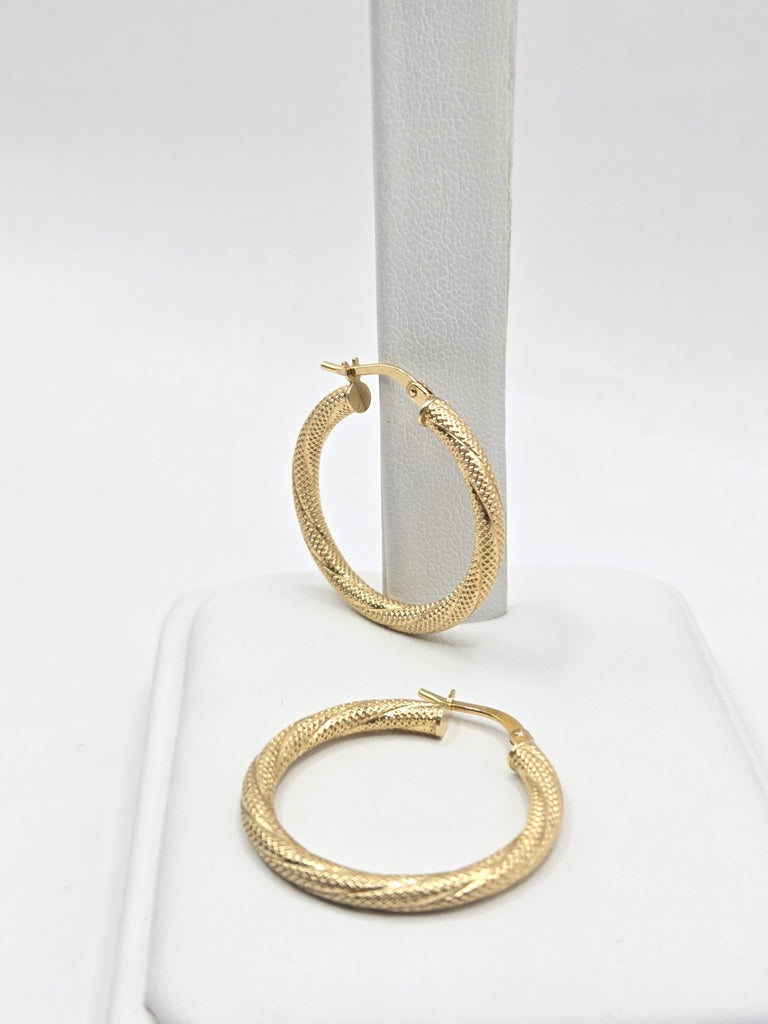 10KT NEVADAS HOOPS  Weigth 1.4GR