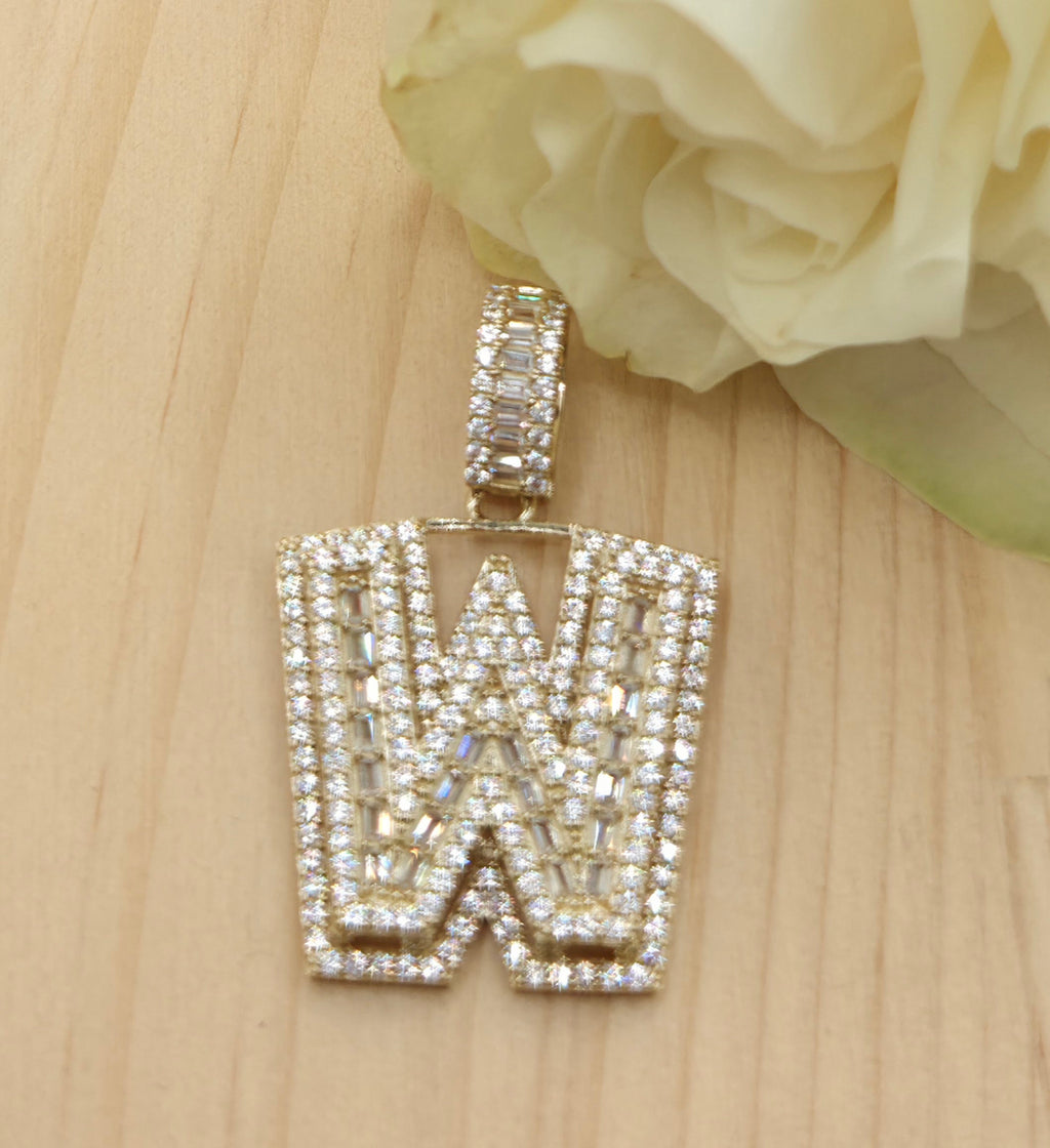10KT SMALL CZ "W" LETTER PENDANT Weight 5GR