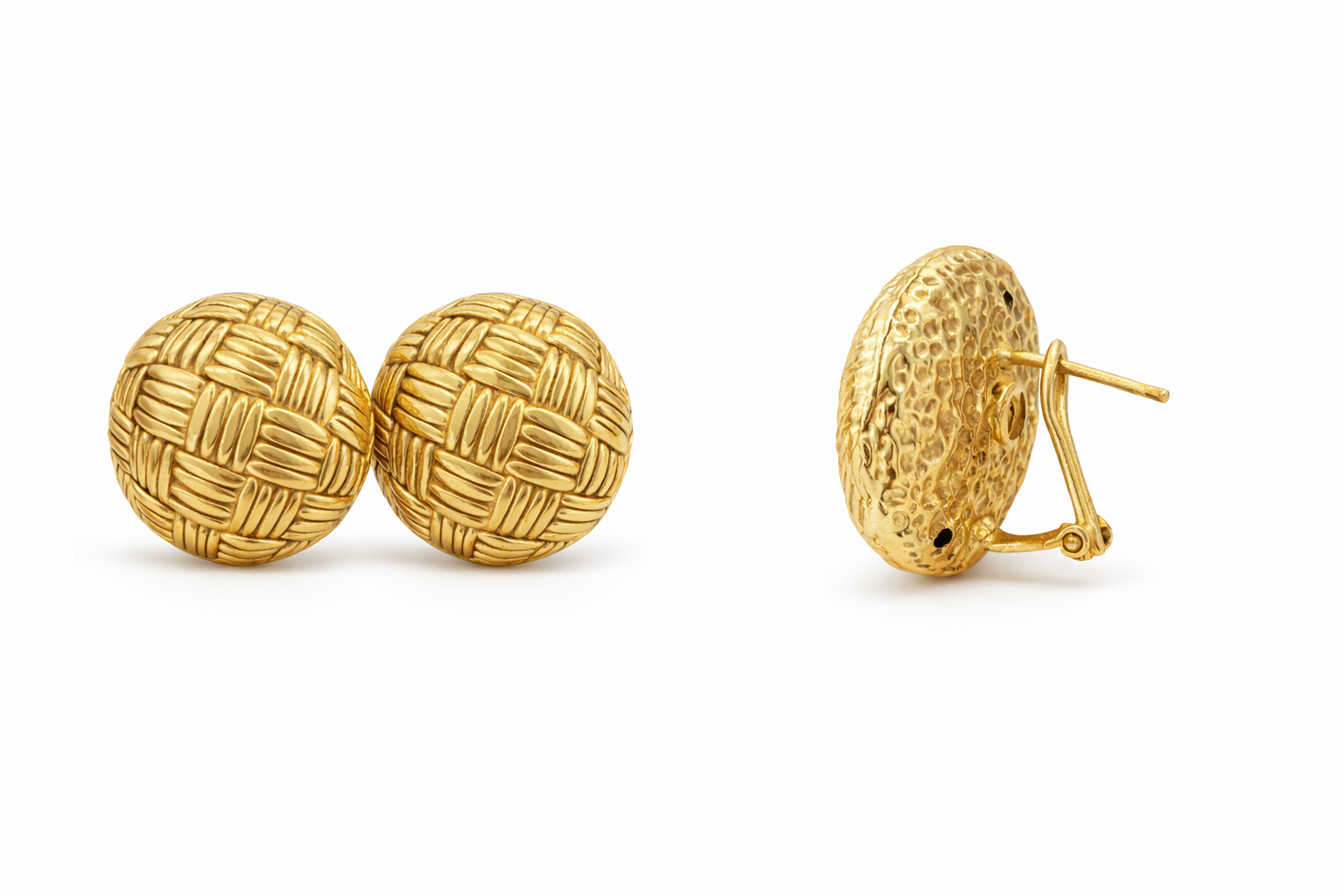 10KT VINTAGE BASKET WEAVE DESIGN ROUND OMEGA BACK EARRINGS  Weigth 7.3GR