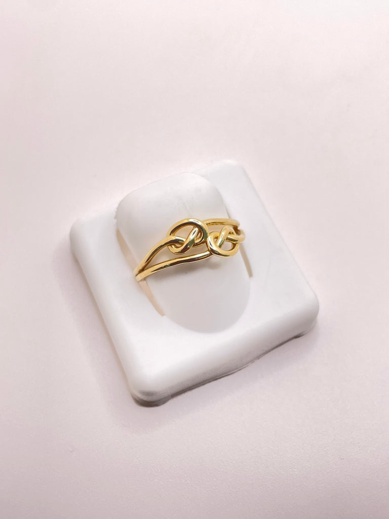 10KT DELICATE TWO KNOT RING Size 8.5 Weight 2.22GR