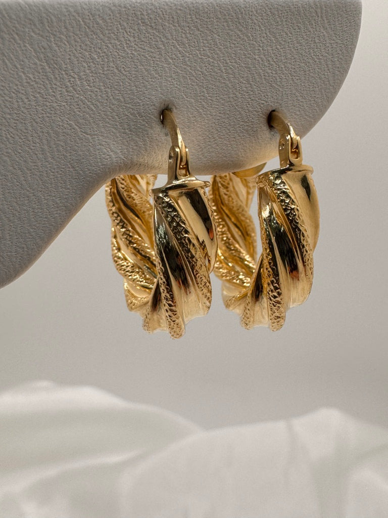 10KT CROOKED NEVADAS HOOPS EARRINGS Size 1 6.5MM Weight 4.7GR