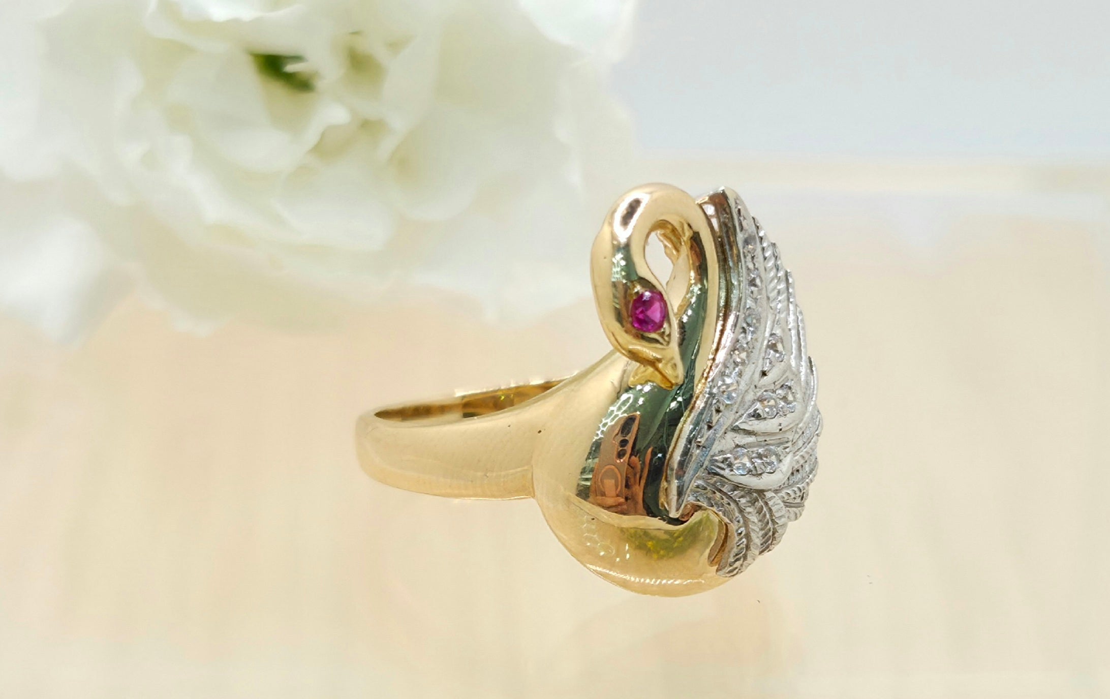 14KT TWO TONE SWAN WOMAN'S RING  Size 7 Weight 5.4GR