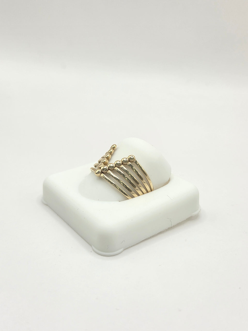 10KT DELICATE V DESIGN WOMAN'S RING Size 8 Weigth 1.8GR