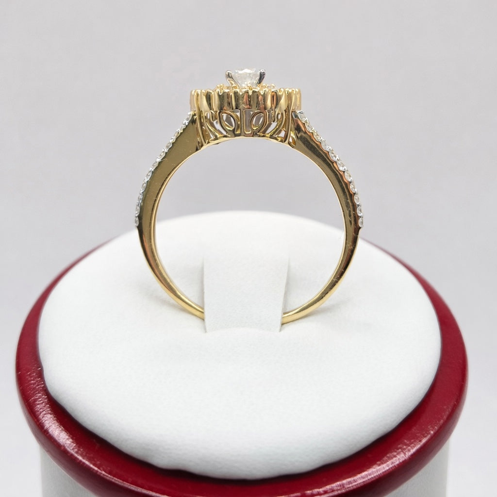 14KT ELEGANT ROUND DESIGN NATURAL DIAMOND WOMAN'S RING Size 7 Weigth