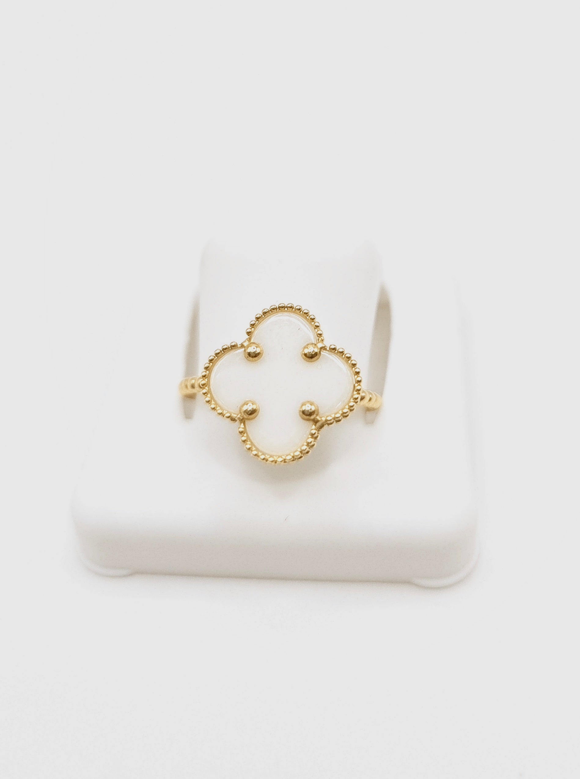 10KT FLOWER RING Size 6 Weigth 2.1GR