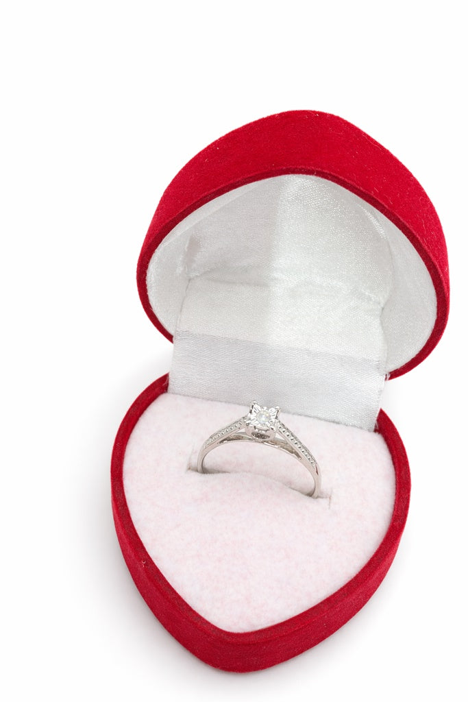 10KT WHITE GOLD DIAMOND PROMISE RING Size 7 Weigth 1.3GR