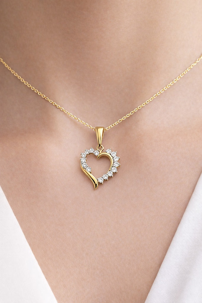 10KT DIAMOND HEART PENDANT Weigth 1.5GR