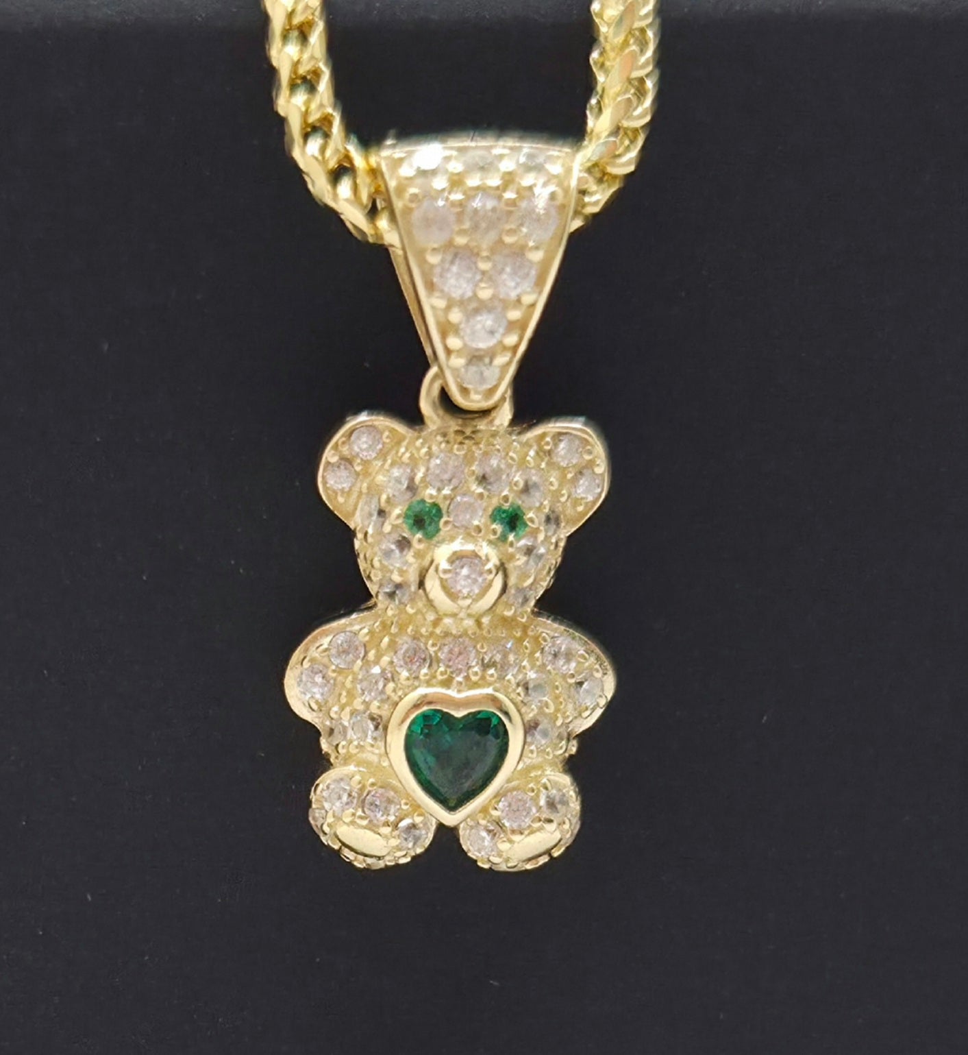 10KT GREEN CZ MEDIUM TEDDY BEAR PENDANT  Weight 1.4GR