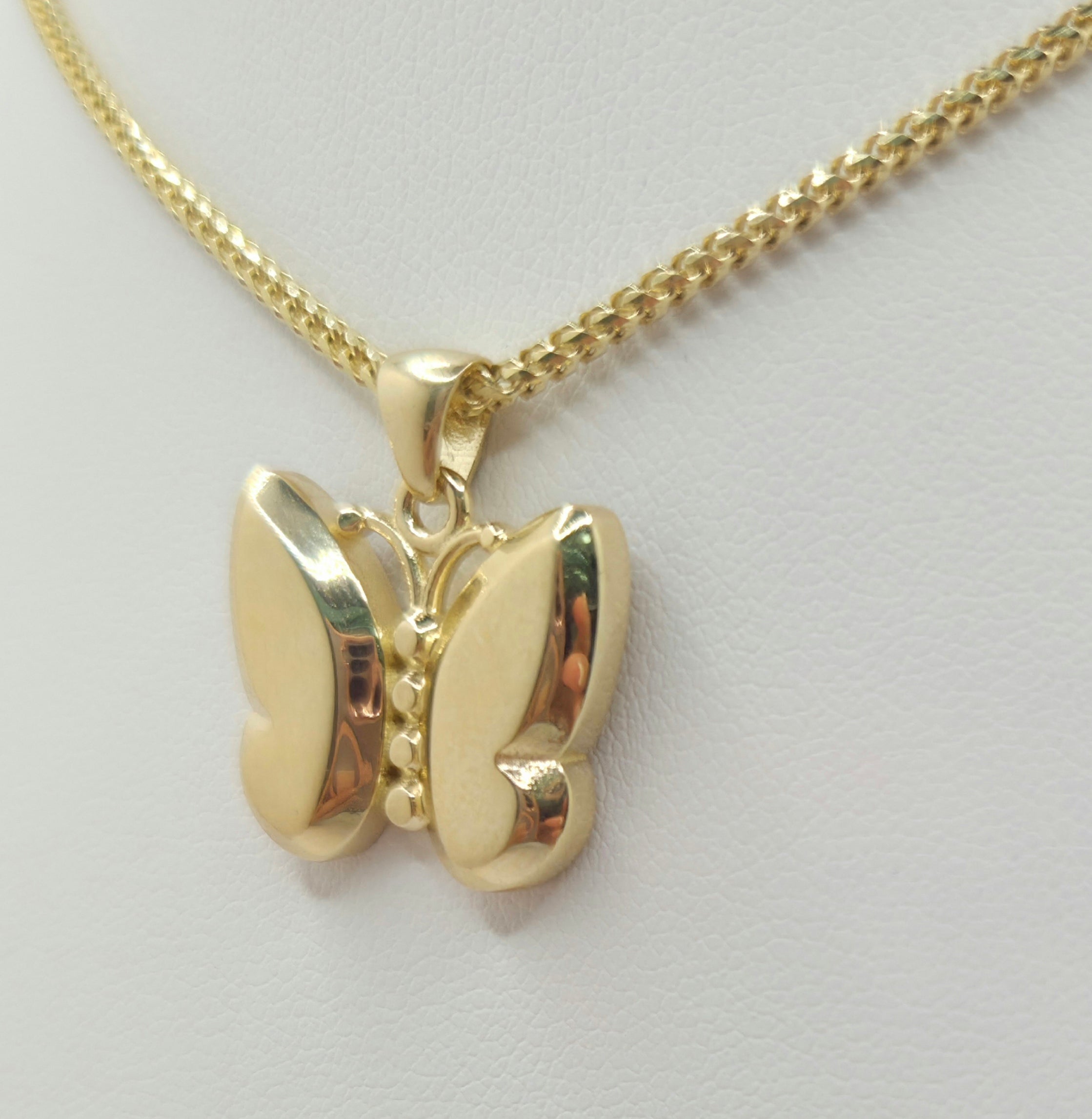 10KT GOLDEN BUTTERFLY PENDANT Weight 2.2GR