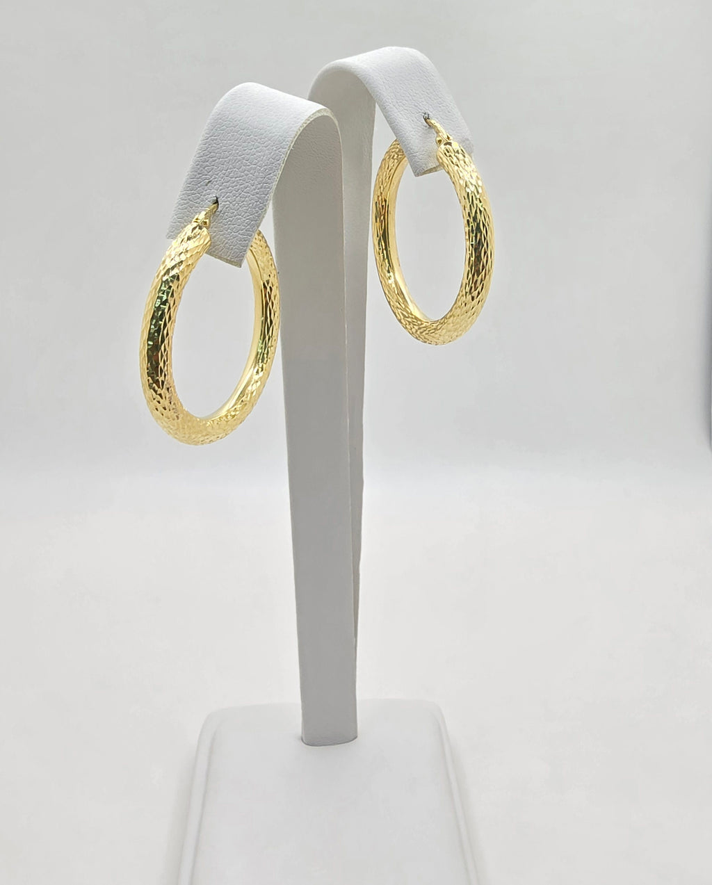 10KT DIAMOND CUT HOOPS EARRINGS Size 4 Weight 3.5GR