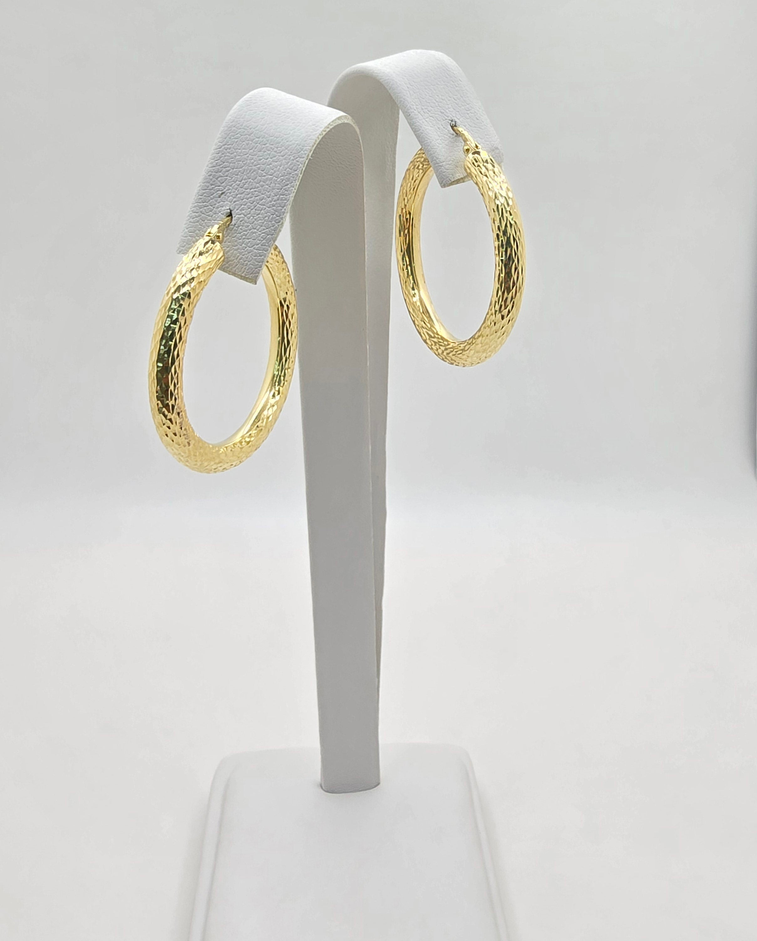 10KT DIAMOND CUT HOOPS EARRINGS Size 4 Weight 3.5GR