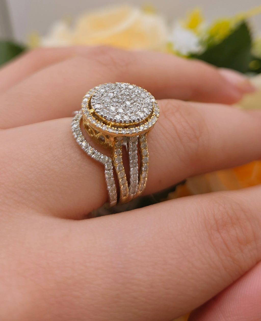14KT EXOTIC LARGE OVAL DESIGN NATURALS DIAMONDS ENGAGEMENT WOMAN'S RING Size 7