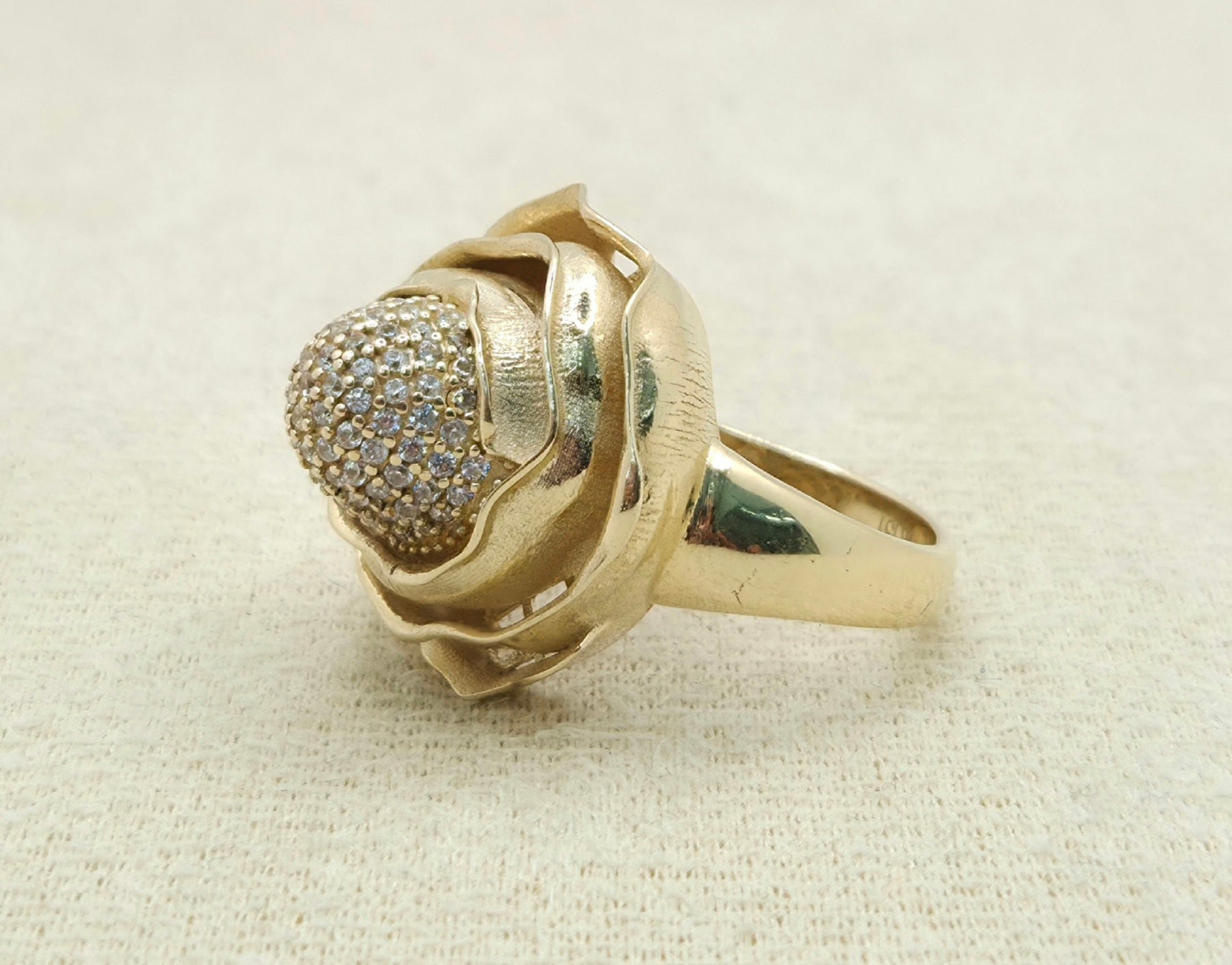 14KT VINTAGE CZ ROSE RING Size 7 Weight 8.1GR