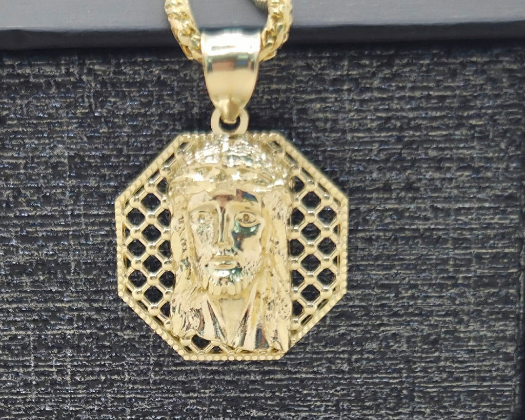 10KT MEDIUM OCTAGON NET BACKGROUND JESUS FACE Weight 2.4GR.