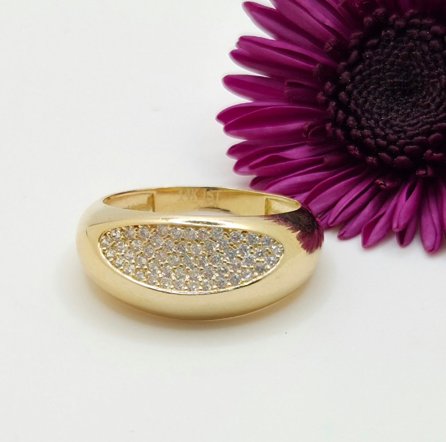 14KT MODERN CZ DIFFERENT SHELL RING Size 7 Weight 2.6GR
