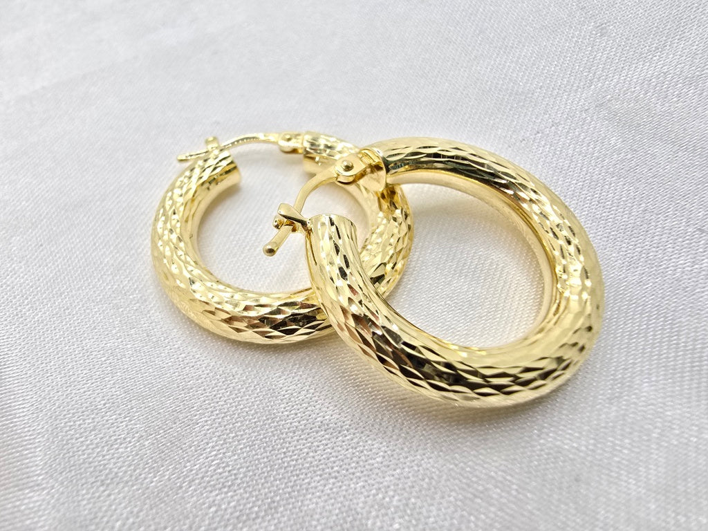 10KT DIAMOND CUT HOOPS EARRINGS Size 2 Weight 2.3GR