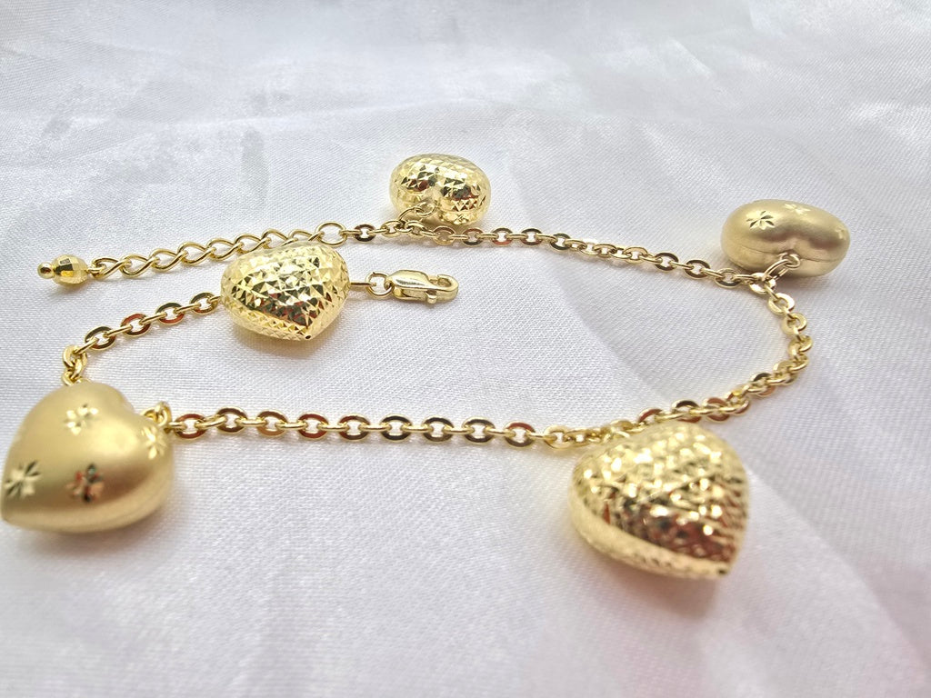 10KT LARGE DIAMOND CUT AND HEARTS  Size 7INCH Weight 4.4GR