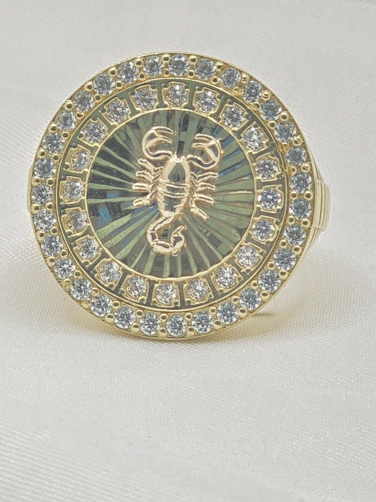 14KT LARGE CIRCULAR RING WITH CZ DETAILS AND A SCORPION Size 10 Weight 9.4GR