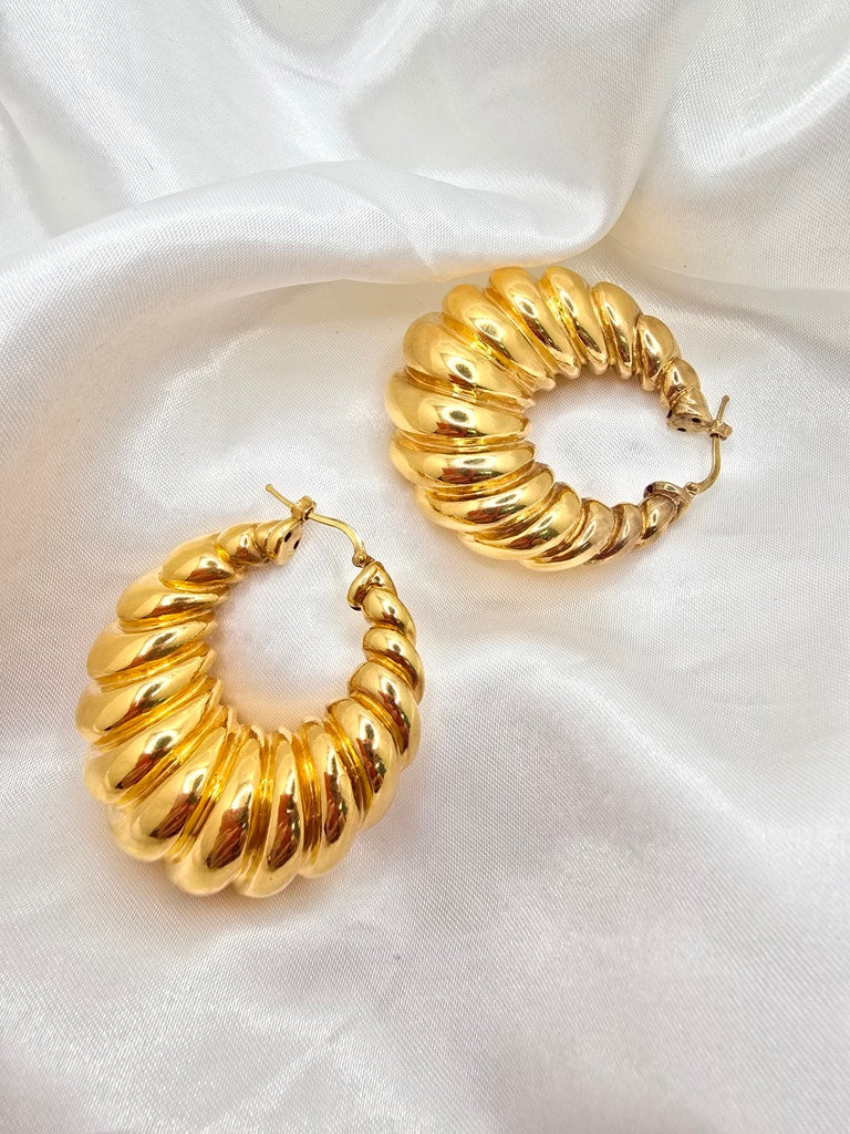 14KT LARGE INFLATED SHELL DESING HOOPS EARRINGS Weight 13.8GR