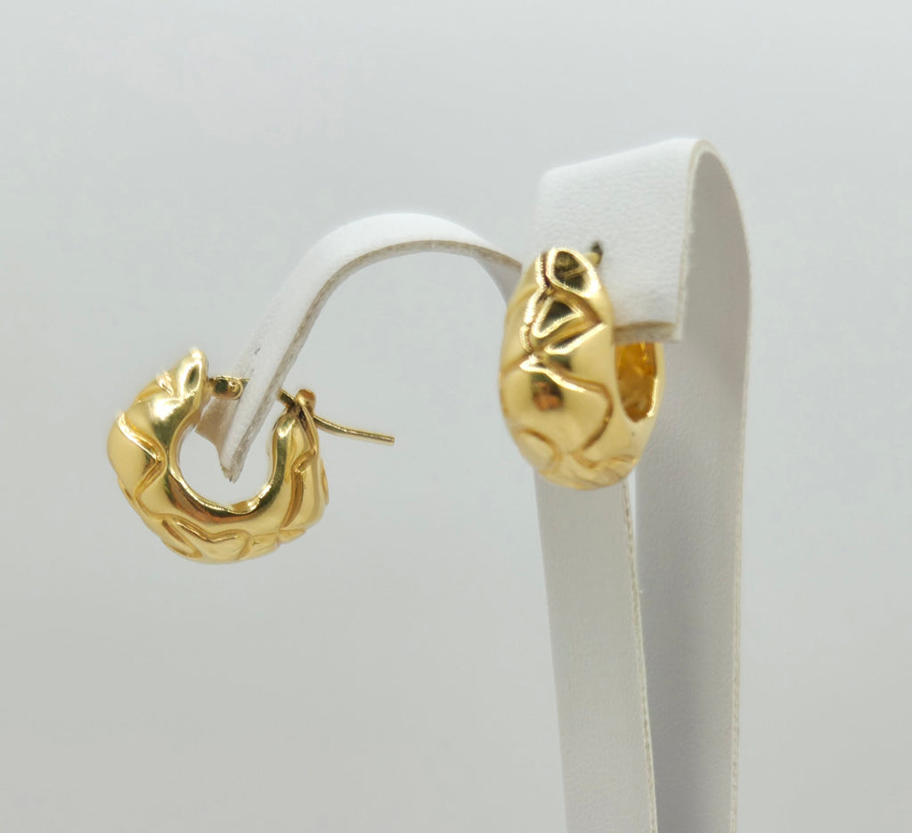 10KT SMALL SILHOUETTE DETAIL GEOMETRIC HOOPS EARRINGS Weight 3.8GR