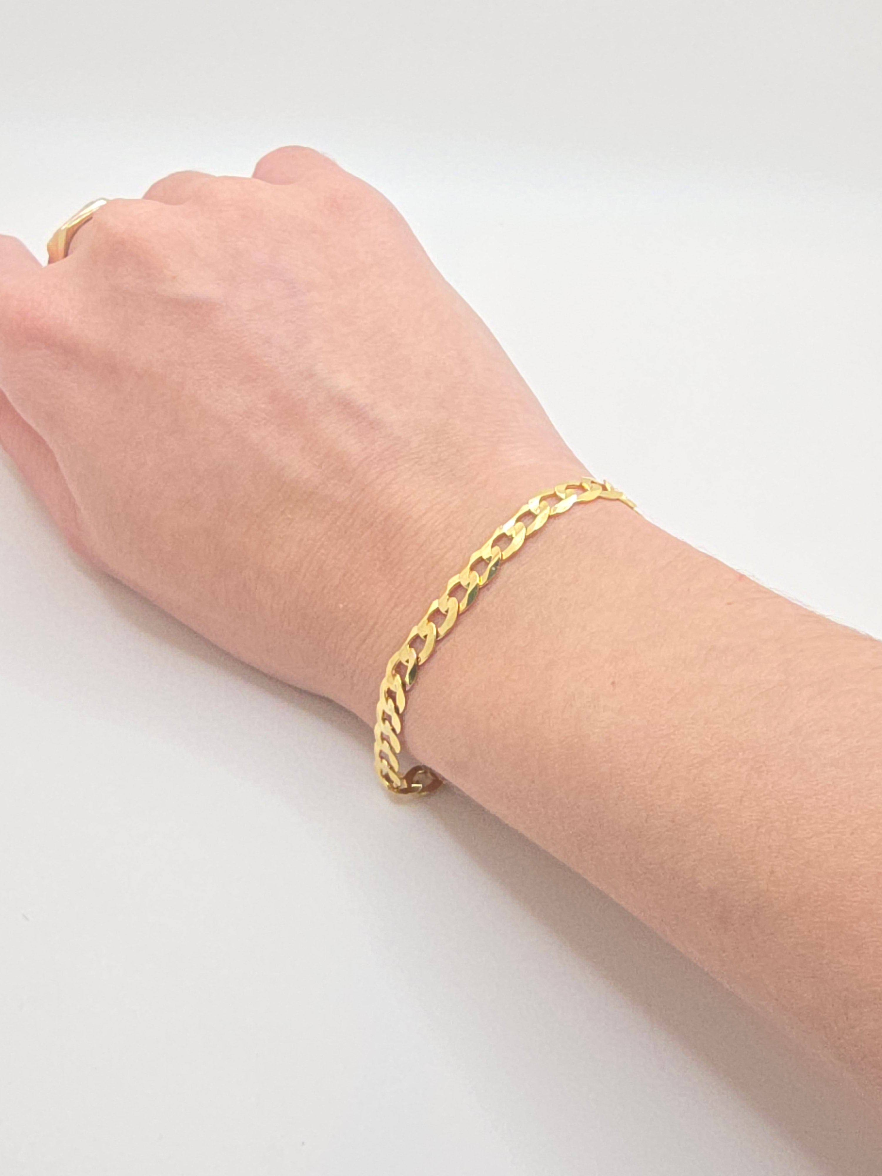 10KT SOLID CUBAN CURB FLAT BRACELET Size 8INCH 4MM Weight 2.9GR
