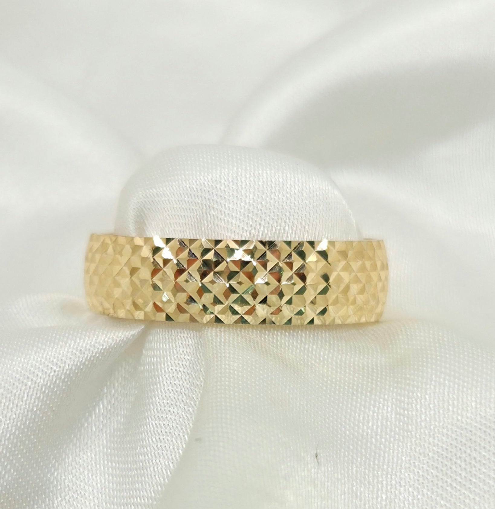 10KT FANCY DIAMOND CUT WEDDING BAND RING Size 12 6MM Weight 3.5GR