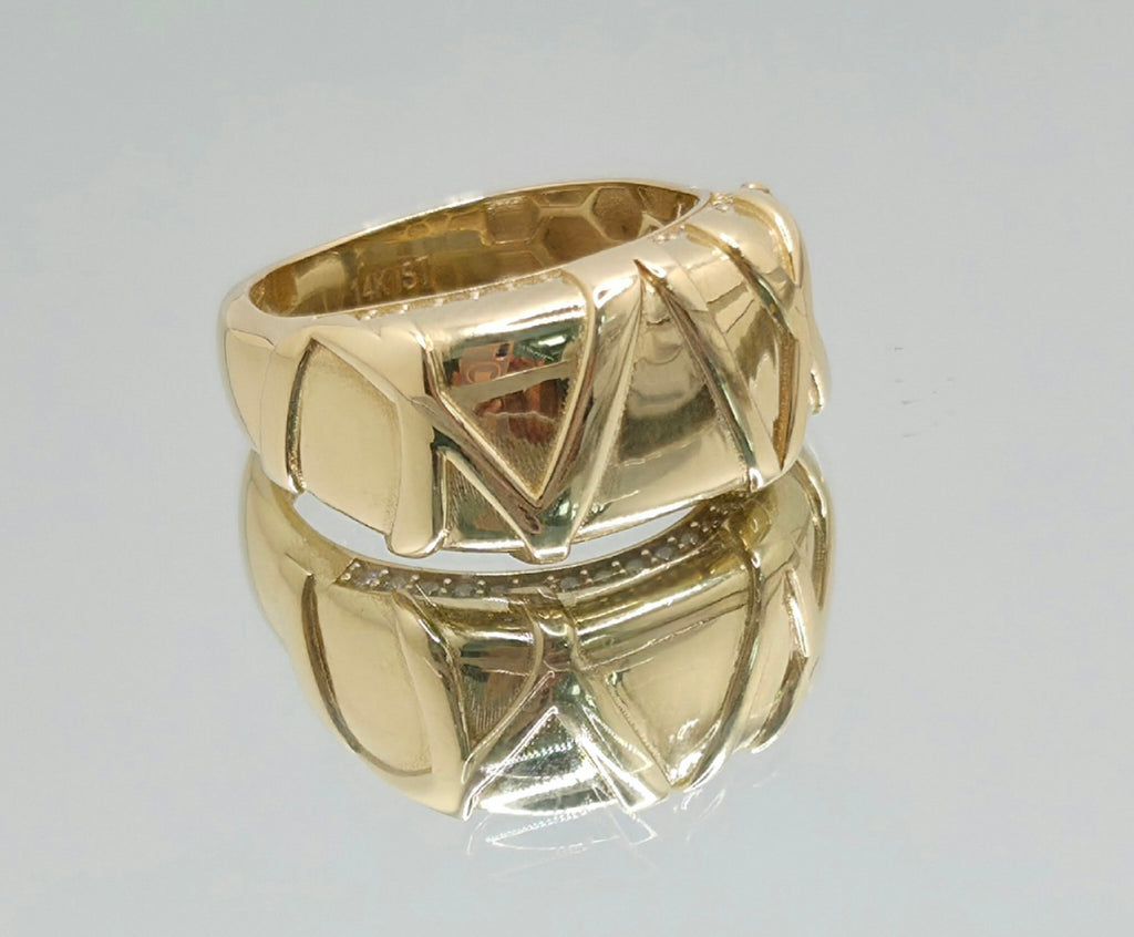 14KT VINTAGE STYLE RING Size 7 Weight 4.3GR