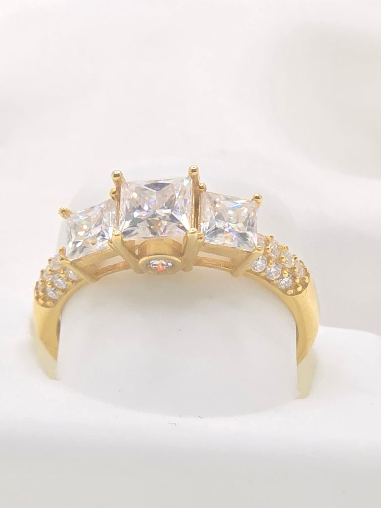 14KT YG PRINCESS CUT PAST PRESENT ANS FUTURE MOISSANITE 1CT RING Size 7 Weight 2.7 GRS