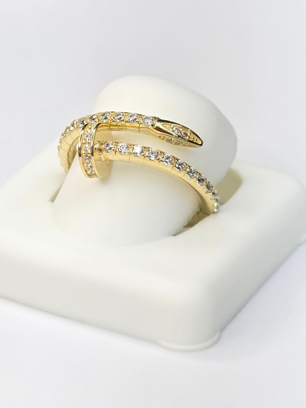 14KT CZ FLEXIBLE NAIL RING Size 7 Weigth 2.8GR