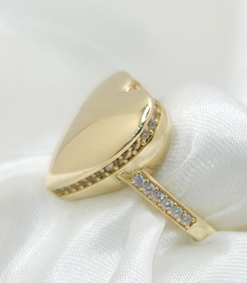 10KT CZ AROUND PLAIN HEART RING Size 6-7.5 Weight 3.1GR