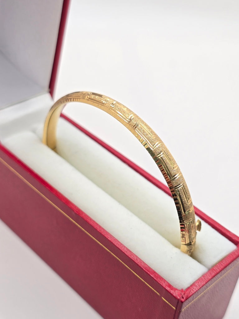 14KT GREEK STYLE BANGLE Size 6mm Weight 7.3GR