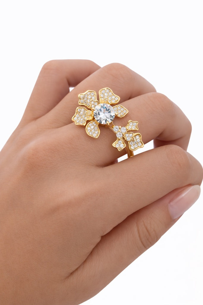 10KT MODERN CZ DETAIL FLOWER RING 10KT  Size 7 & 7.5 Weight 5GR