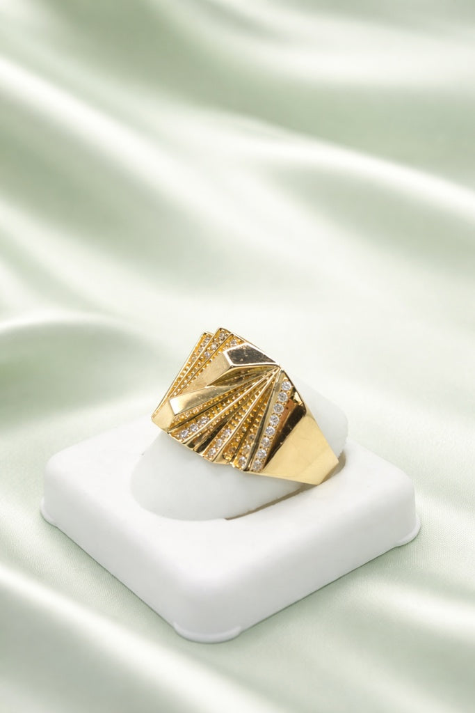 10KT CZ MODERN EXAGONAL RING Size 8-10 Weigth 3.8 GR
