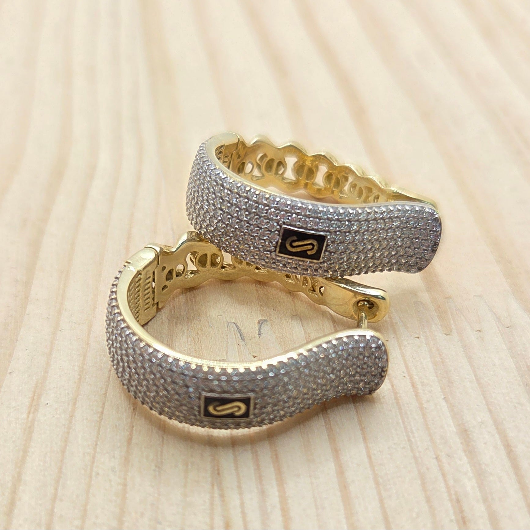 10KT CZ LARGE CERTIFIED MONACO HOOPS EARRINGS Weight 9.4GR