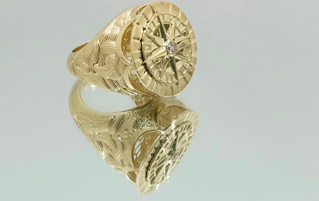 10KT DIAMOND CUT DETAIL COMPASS ROSE MEN'S RING Size 12 Weight 16.3GR