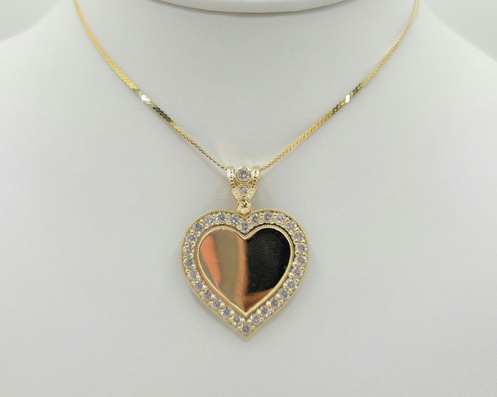 10KT CZ FRAME SMALL HEART MEMORIAL PENDANT Size 29.5mm X 29.5mm Weight 6GR