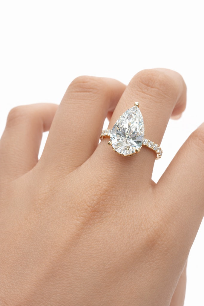 14KT LGD ELEGANT PEAR WOMAN'S RING Size 7/ 5.08CT Weigth 4.5GR