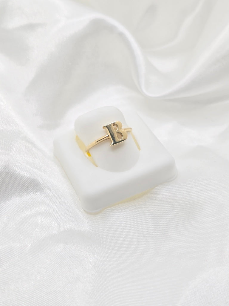 14KT "B" LETTER RING Size 6.5 Weight 1.5GR