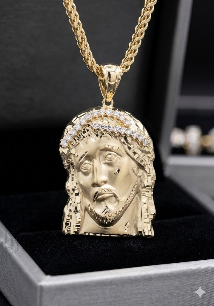 10KT CZ CROWN JESUS FACE PENDANT Size  Weigth 11.3