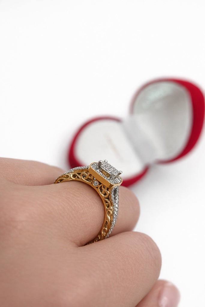 10KT  SQUARE PRINCESS STYLE DIAMOND ELEGANT RING Size 7 Weigth 4.6GR