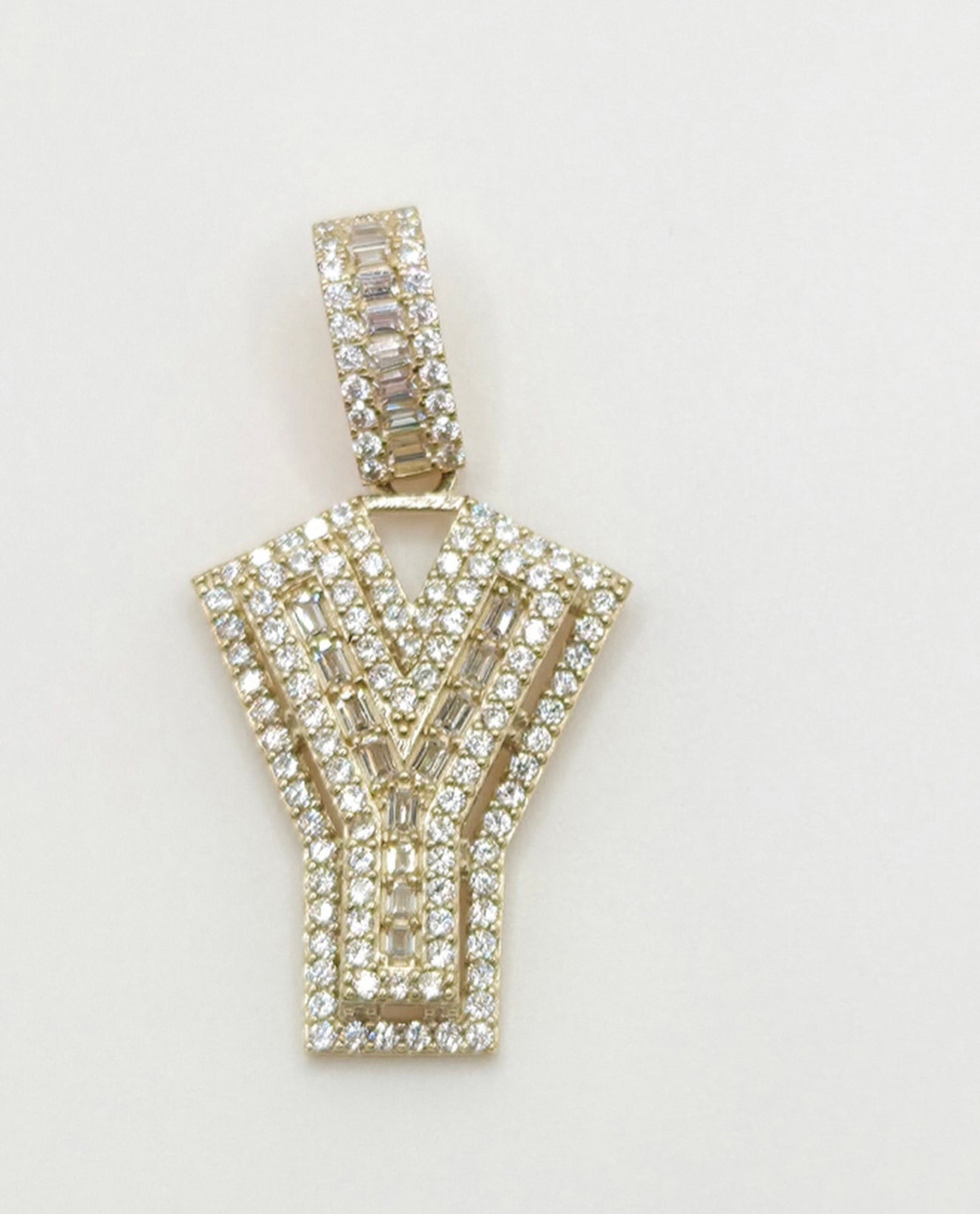 10KT MEDIUM CZ "Y" LETTER PENDANT Weight 4.6GR