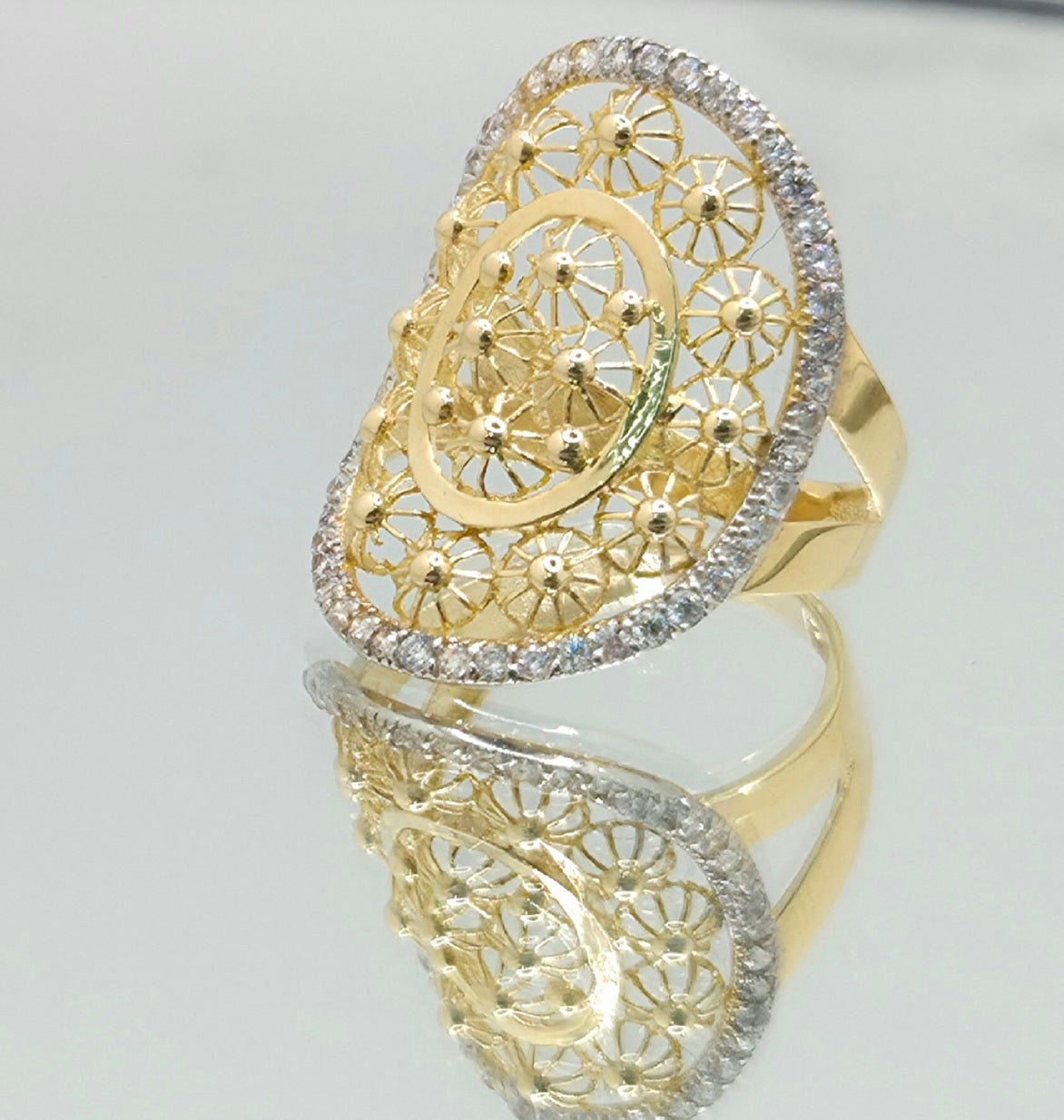 14KT CZ OVAL MODERN RING Size 7 Weight 3GR