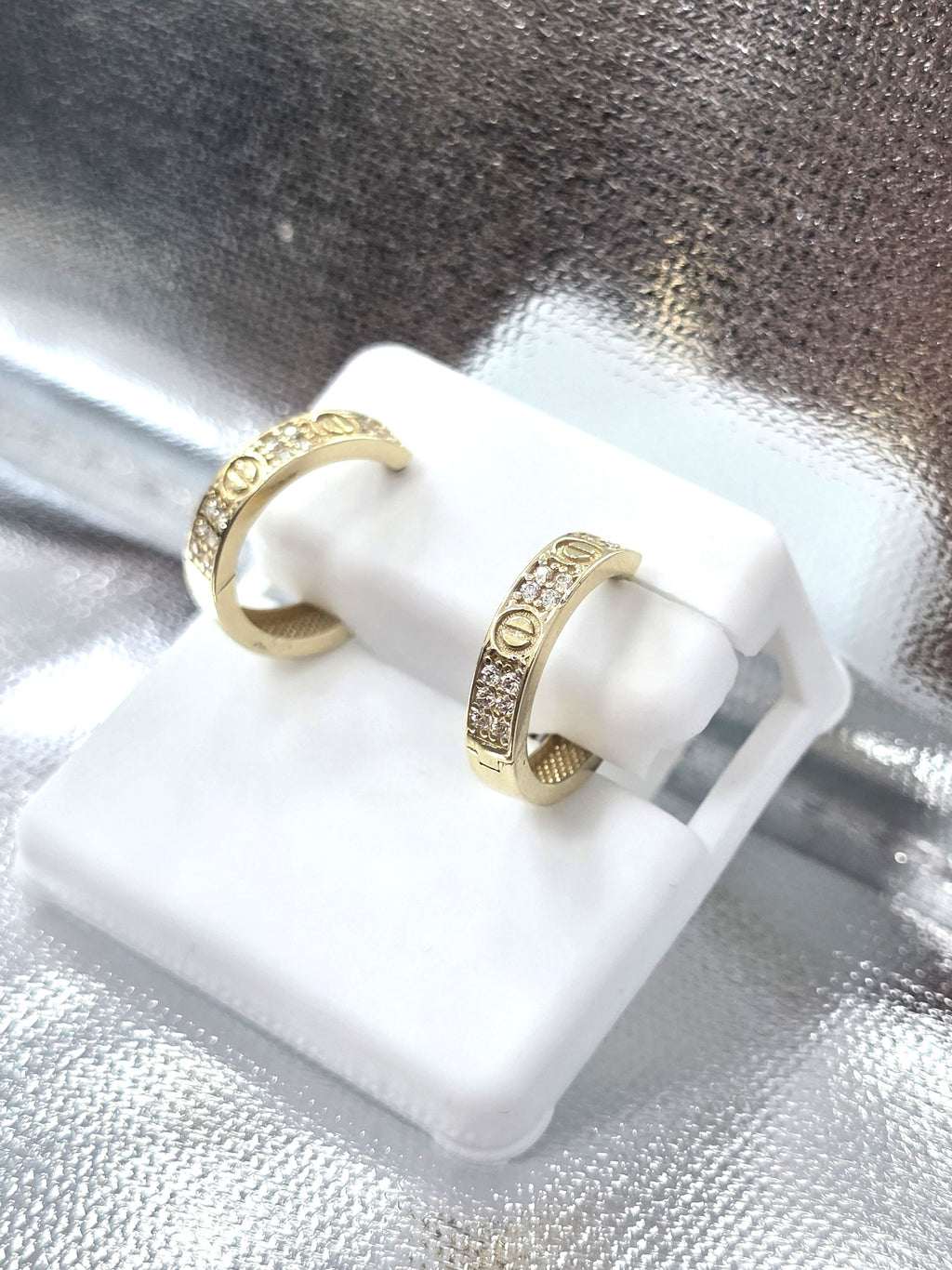 10KT CZ CARTI STYLE HOOPS EARRINGS Size SMALL Weigth 2GR