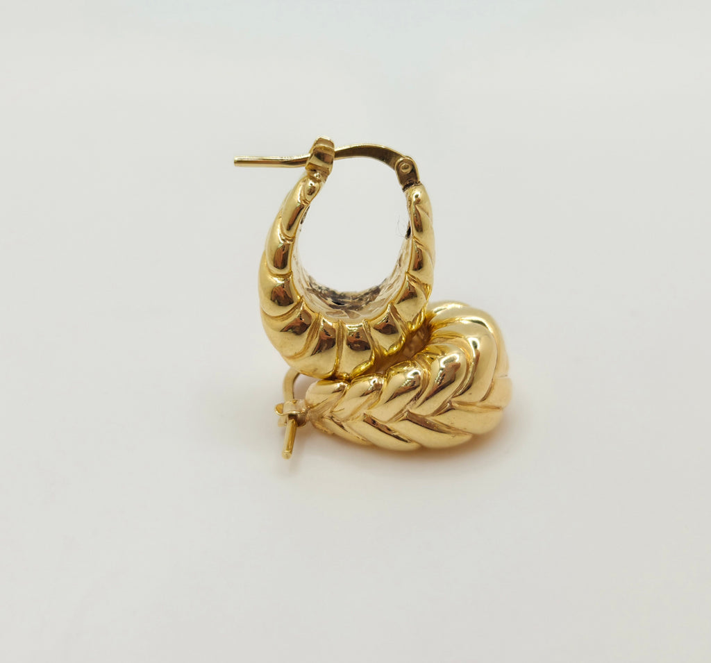 10KT SMALL MODERN CROISSANT DESIGN  Weight 3.3GR