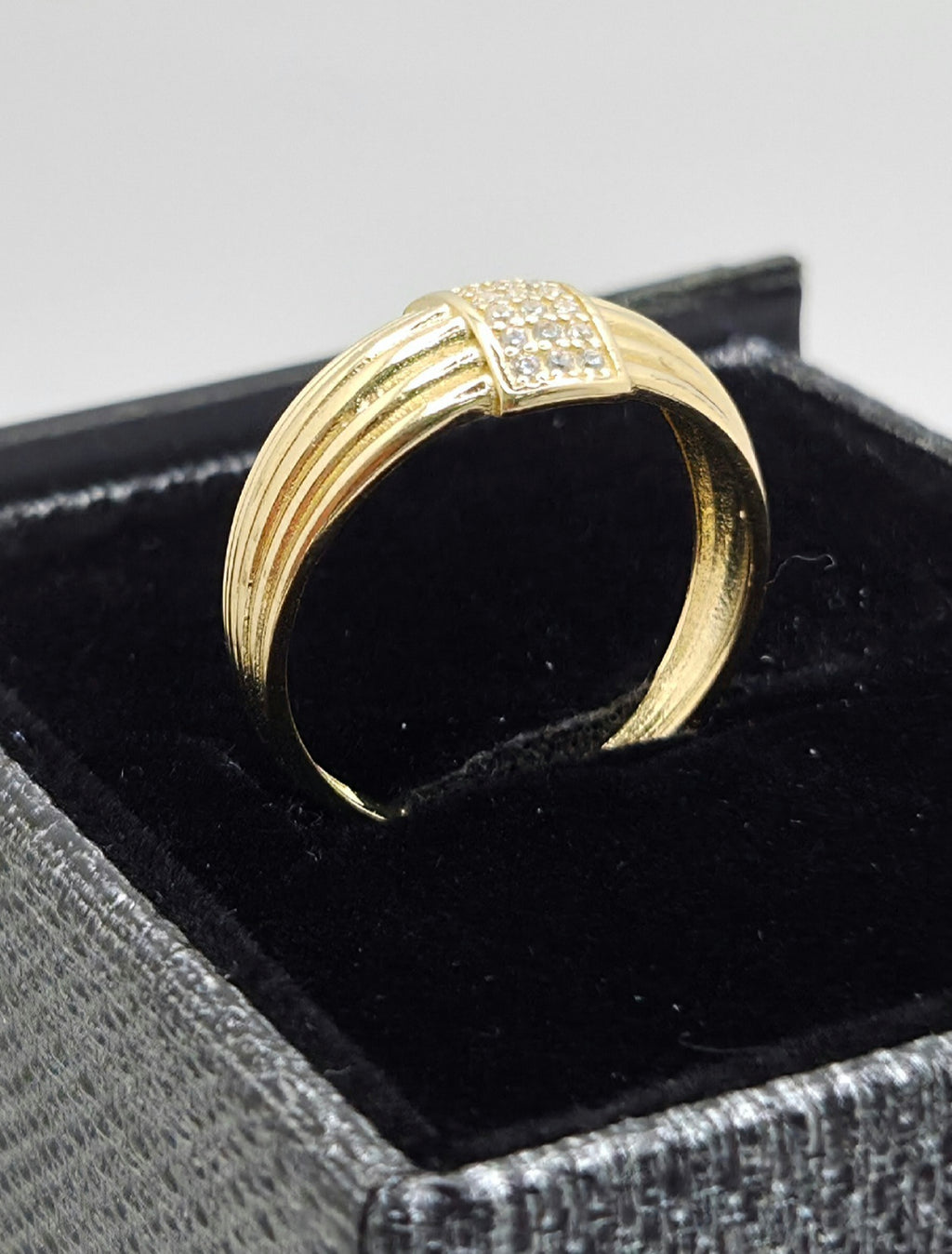 14KT CZ SMALL RECTANGULAR VINTAGE STYLE RING Size 8 Weight 2.9GR