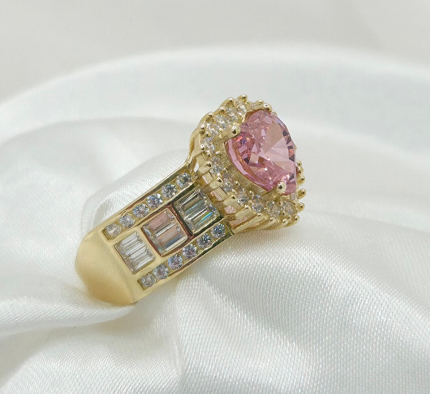 10KT STONE HEART WITH  CZ DETAIL RING Size 8 Weight 4.7GR