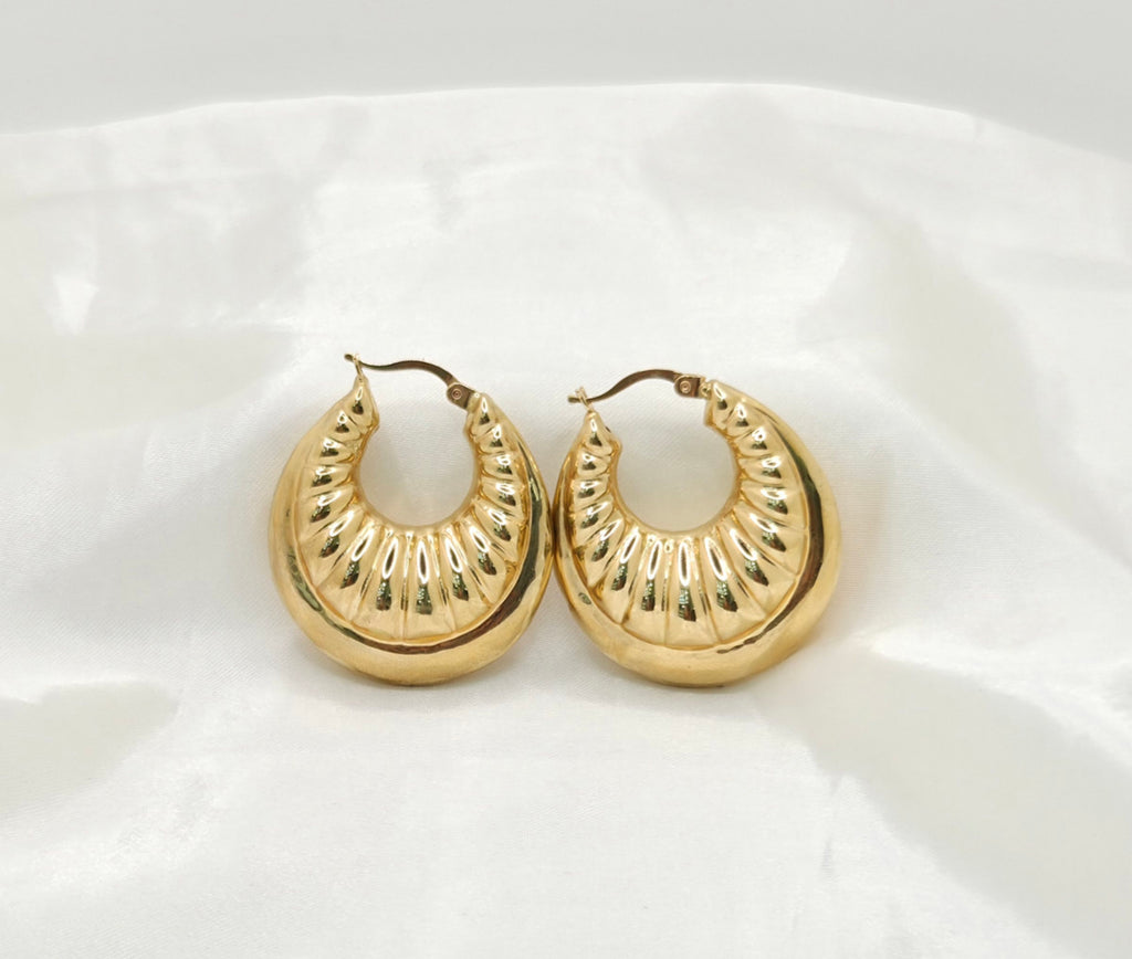 10KT MODERN INFLATED SHRIMP DESIGN HOOPS EARRINGS Weight 8GR